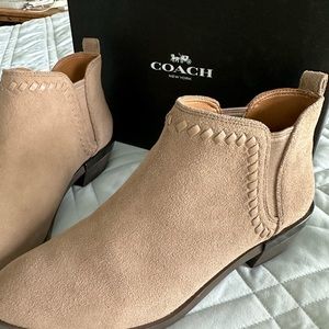 Coach ladies boots size 7 1/2